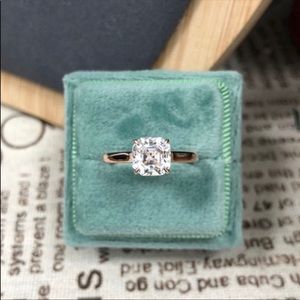 Solitaire moissanite ring